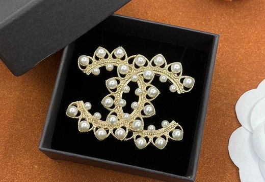 Brooch Chanel 0003
