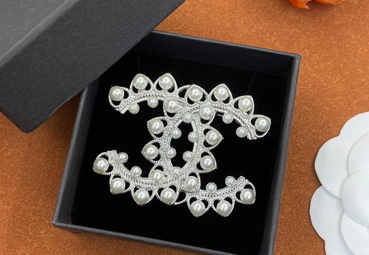 Brooch Chanel 0004