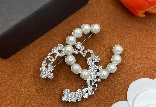 Brooch Chanel 0005