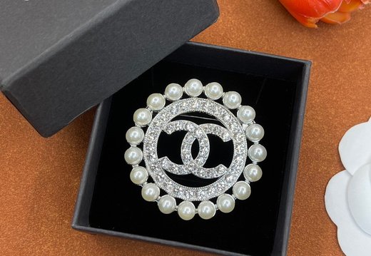 Brooch Chanel 0008