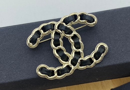 Brooch Chanel 0017