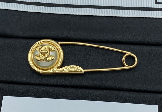 Brooch Chanel 0020