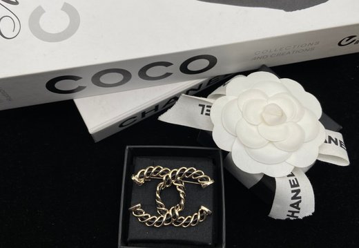 Brooch Chanel 0035