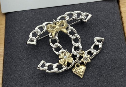 Brooch Chanel 0040