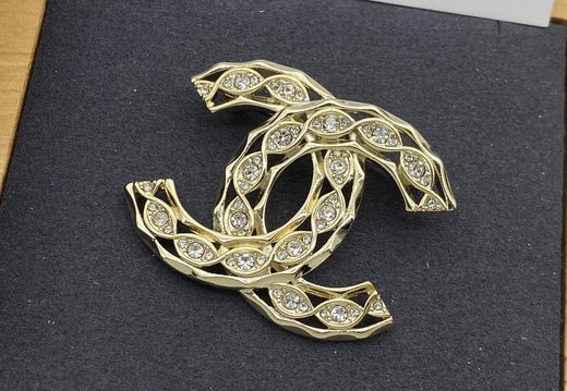 Brooch Chanel 0042