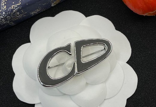Brooch Dior 0004
