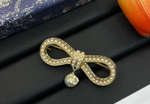 Brooch Dior 0008