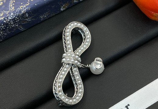 Brooch Dior 0031