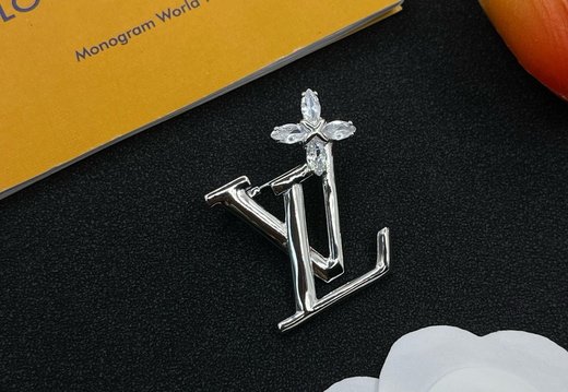 Brooch LV 0002