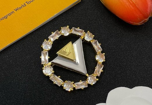 Brooch LV 0003