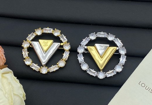 Brooch LV 0010