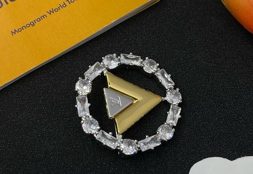 Brooch LV 0015