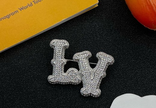 Brooch LV 0017