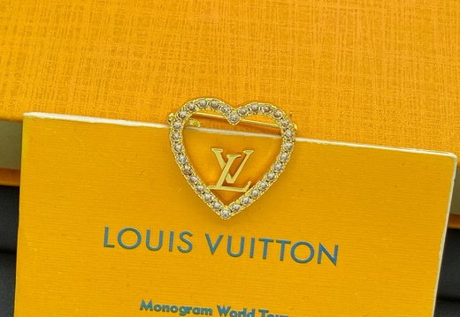 Brooch LV 0018