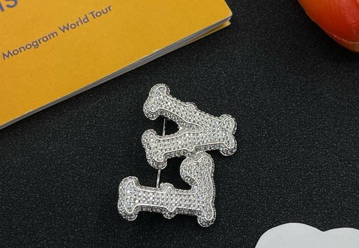 Brooch LV 0028