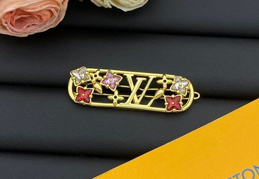 Brooch LV 0031