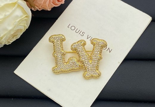 Brooch LV 0033