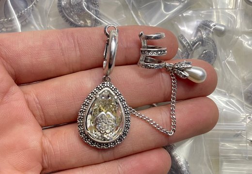 Earrings McQueen 0001