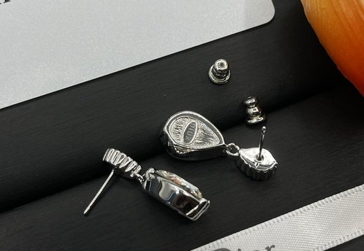 Earstuds Dior 0328