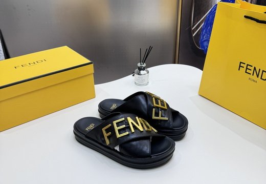 FENDI A026 202505060001