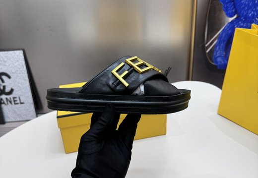 FENDI A026 202505060003