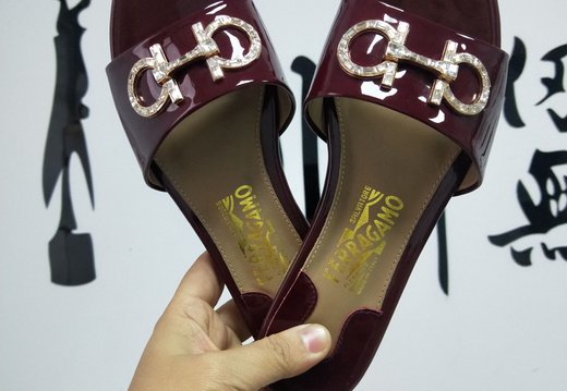 Ferragamo A022 202503170005