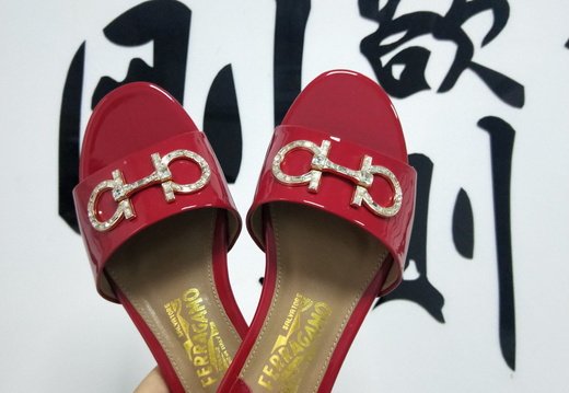 Ferragamo A022 202503170006