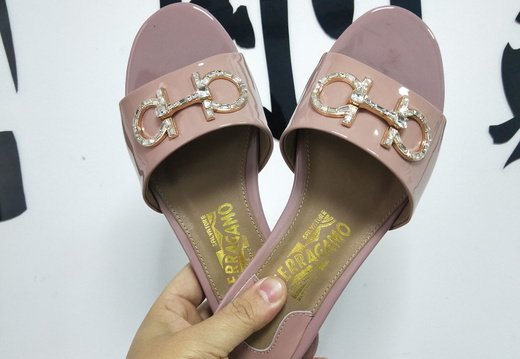 Ferragamo A022 202503170007