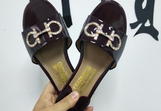Ferragamo A022 202503170008