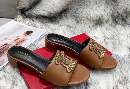 Ferragamo A022 202503170010