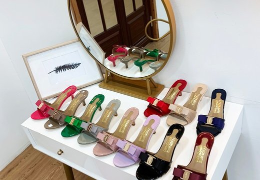 Ferragamo A022 202503170015