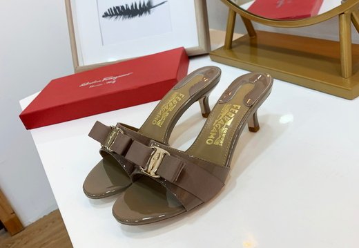 Ferragamo A022 202503170023