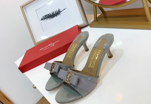 Ferragamo A022 202503170024