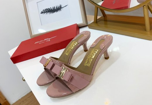 Ferragamo A022 202503170028