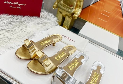 Ferragamo A022 202503170029