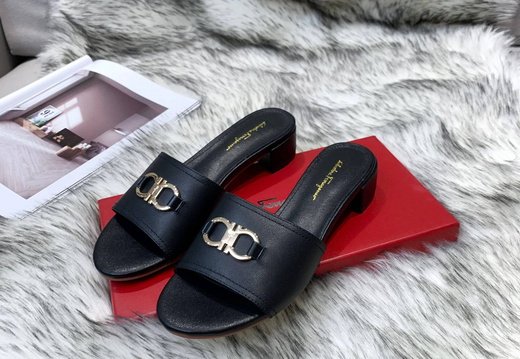 Ferragamo A022 202503170034