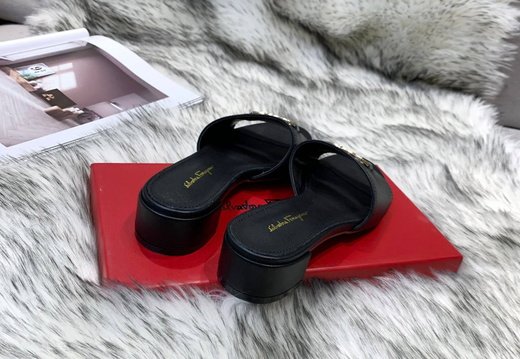 Ferragamo A022 202503170035