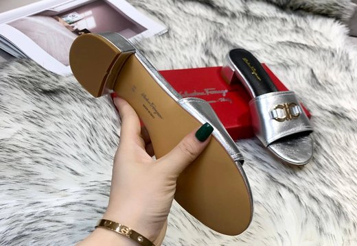 Ferragamo A022 202503170041