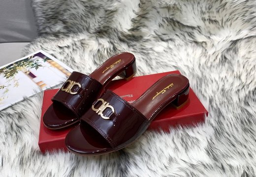 Ferragamo A022 202503170043