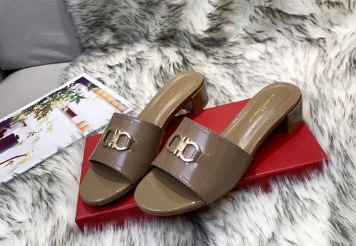 Ferragamo A022 202503170049