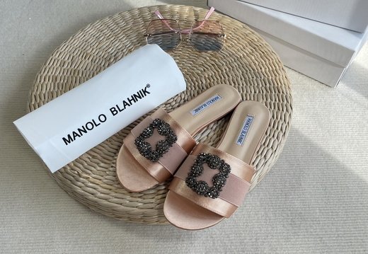 MANOLO BLAHNIK A026 202505060004