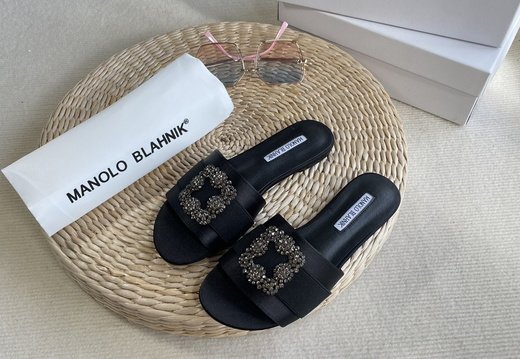 MANOLO BLAHNIK A026 202505060006