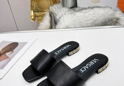 Versace A022 202503170050