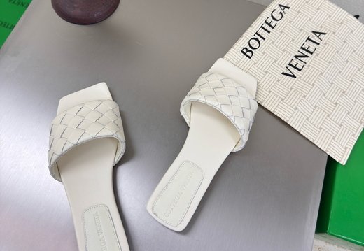 Bottega A030 202505300017