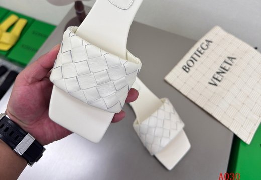 Bottega A030 202505300018