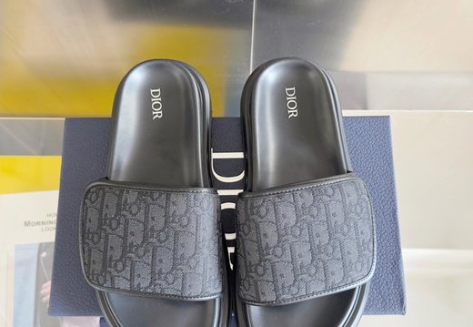 Dior A030 202505300008