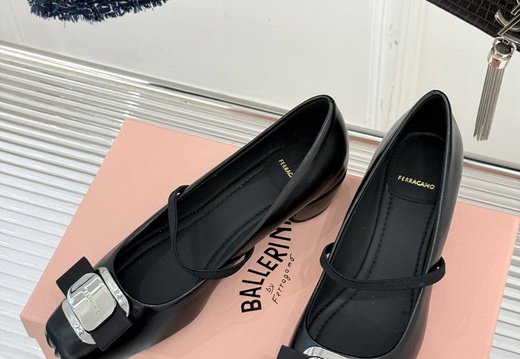 Miumiu A030 202506030002