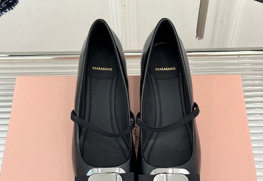 Miumiu A030 202506030004