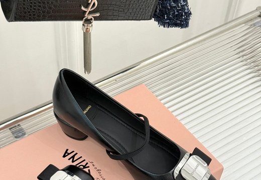 Miumiu A030 202506030005