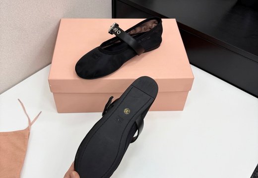 Miumiu A030 202506030013